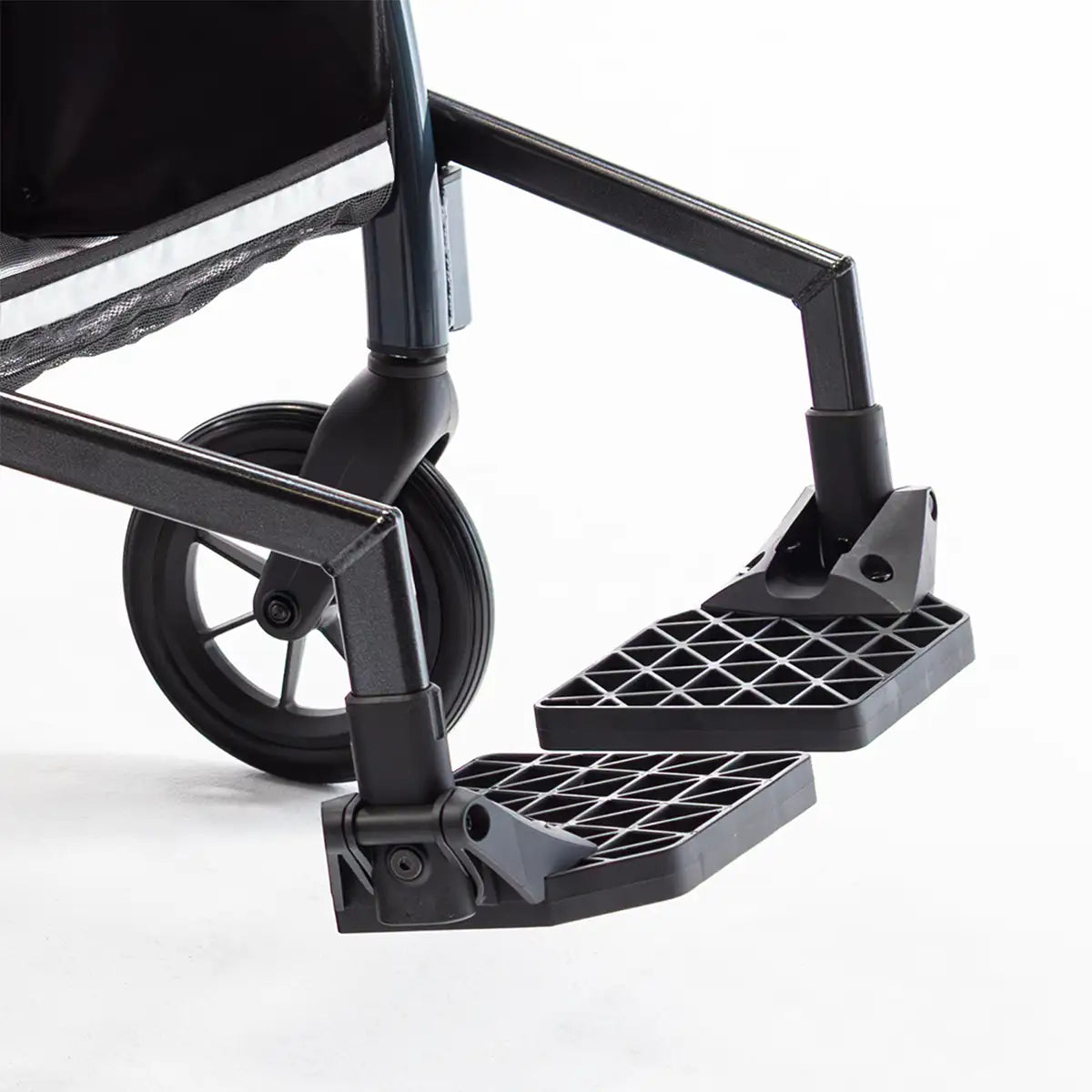 Triumph Prestige 2-in-1 Rollator & Transport Chair - Additional View